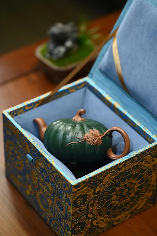 Zisha Teapots: 1500 CNY | 200cc capacity | original Zini clay 1