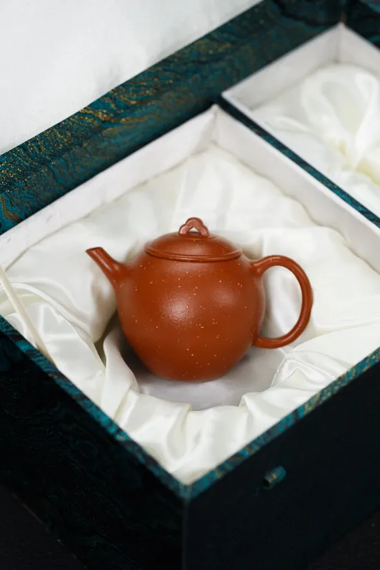 Premium Yixing Clay Teapot | Artisan Crafted, Timeless Design 9