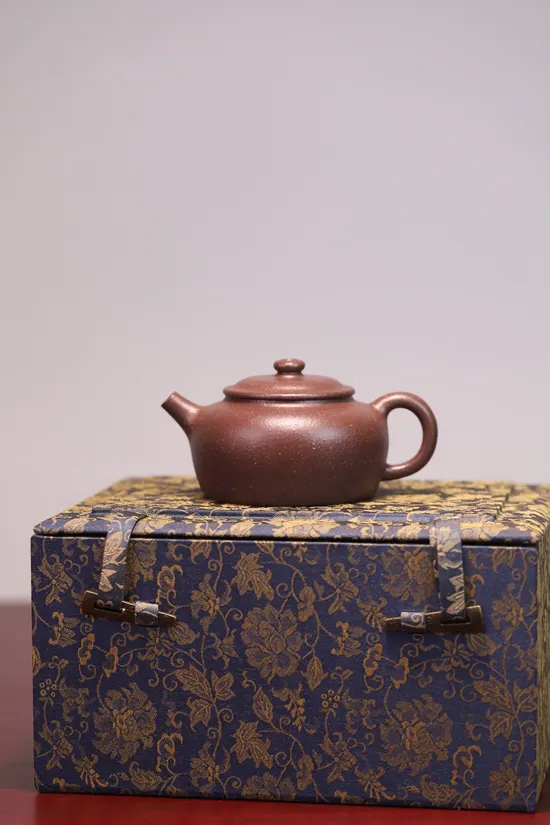 Handcrafted Yixing Teapot: Artisan Zisha Clay Pot for Tea Lovers 1
