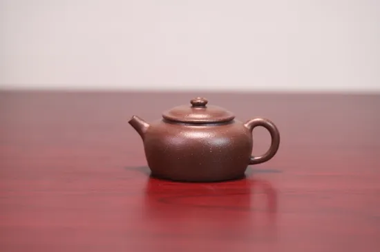 Handcrafted Yixing Teapot: Artisan Zisha Clay Pot for Tea Lovers 2