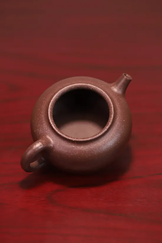 Handcrafted Yixing Teapot: Artisan Zisha Clay Pot for Tea Lovers 3