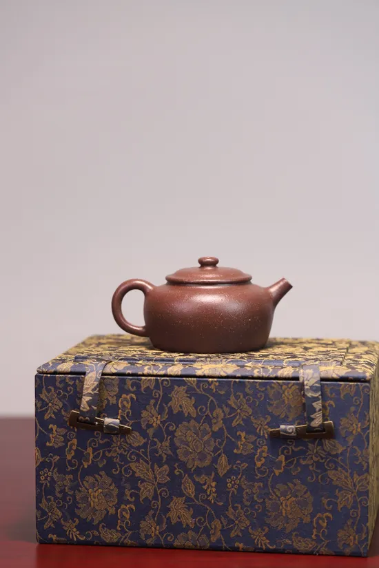 Handcrafted Yixing Teapot: Artisan Zisha Clay Pot for Tea Lovers 5