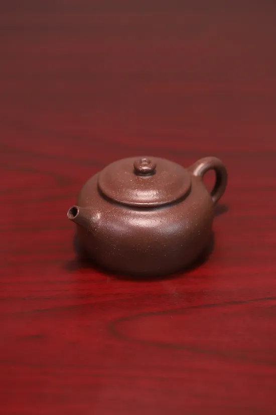 Handcrafted Yixing Teapot: Artisan Zisha Clay Pot for Tea Lovers 8
