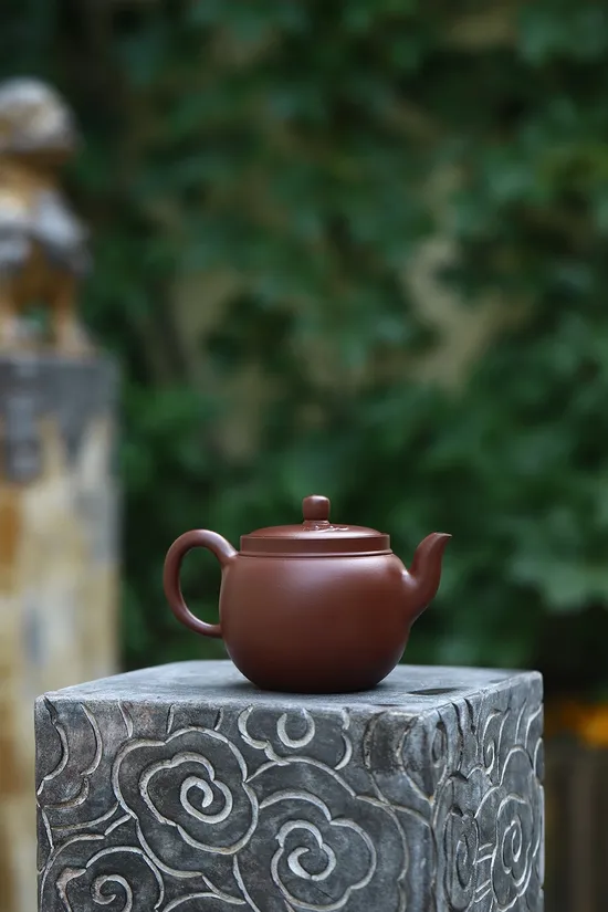Yixing Zisha Teapot | Collectible Purple Clay Artisan Teapot 4