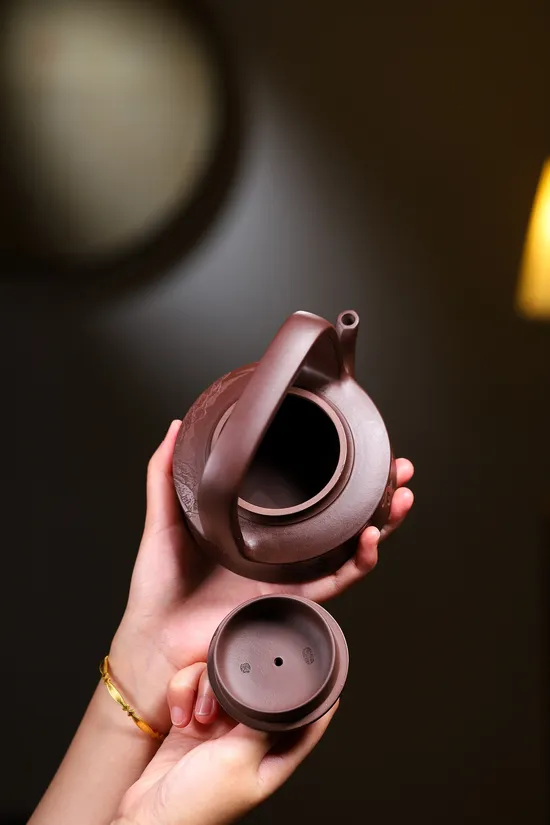 Premium Yixing Clay Teapot | Handcrafted Classic Design | Yang Junbao 5