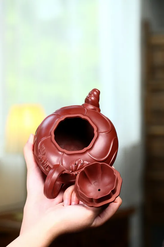 Zisha Teapots: Wind-Whipped Hollyhock | 9 | 900 CNY 6