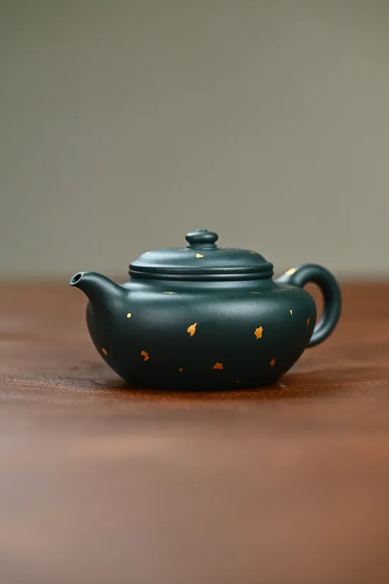 Zisha Teapots: Sumatra green clay | seven spout holes 5
