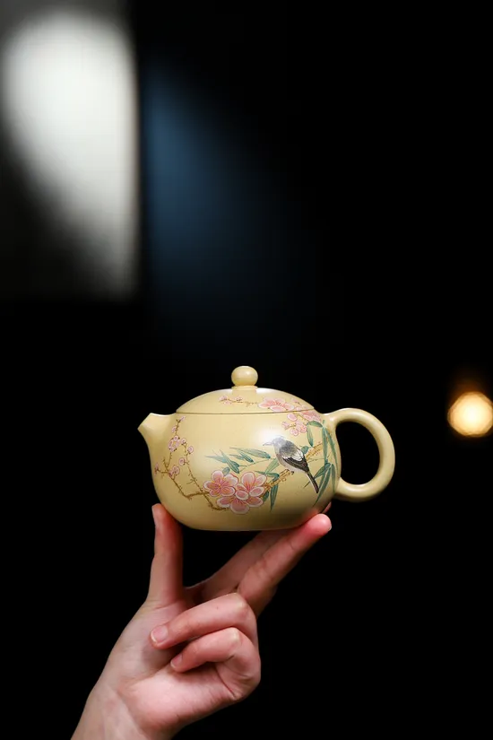 Yixing Zisha Teapot - Handcrafted Artistic Collectible Teapot 5