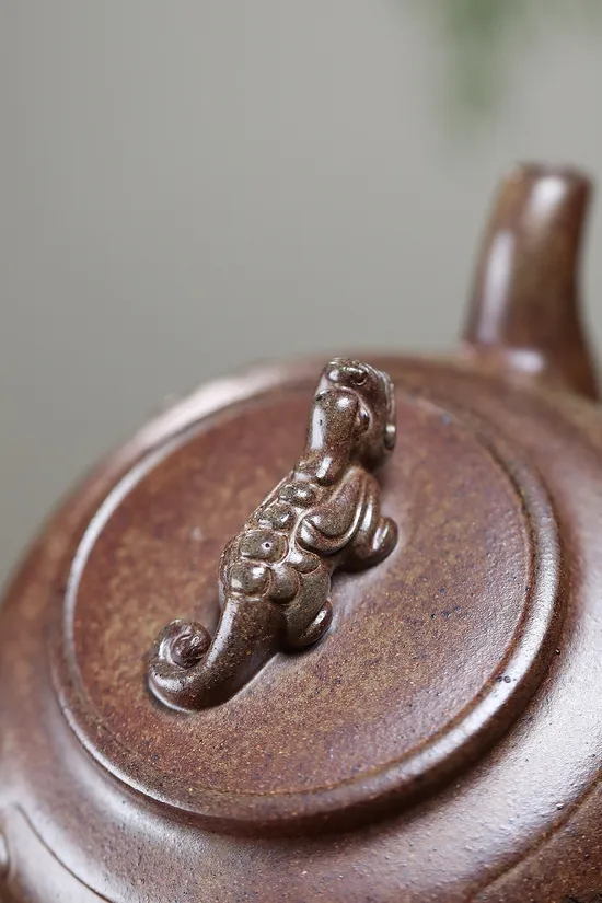 Zisha Teapots: Auspicious Beast | 2400 CNY 2