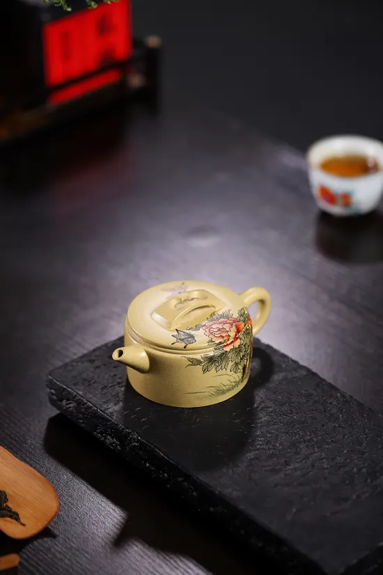 Premium Yixing Hanwa Teapot | Masterpiece by Ren Ruihua & Yang Junbao 1