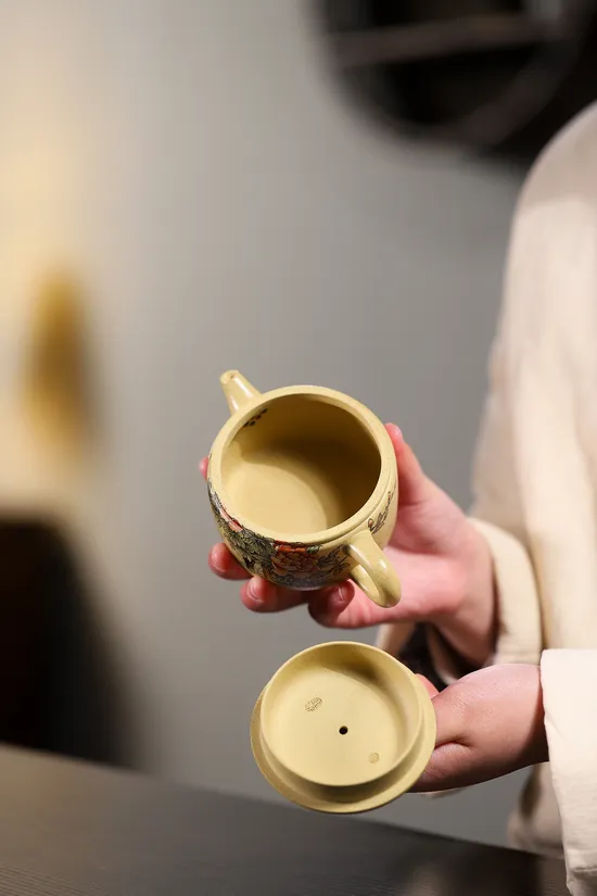 Premium Yixing Hanwa Teapot | Masterpiece by Ren Ruihua & Yang Junbao 5