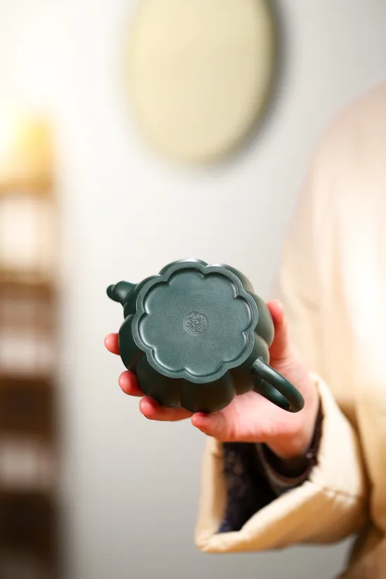 Yixing Zisha Teapot | Handcrafted Republic Green Clay Artistry 8
