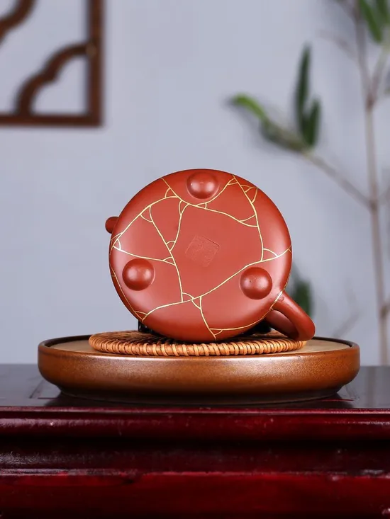 Premium Yixing Zisha Teapot Set – Handcrafted Ceramics & 24K Gold 2