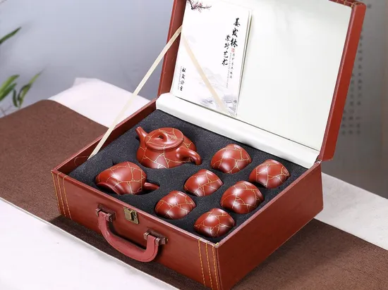 Premium Yixing Zisha Teapot Set – Handcrafted Ceramics & 24K Gold 4
