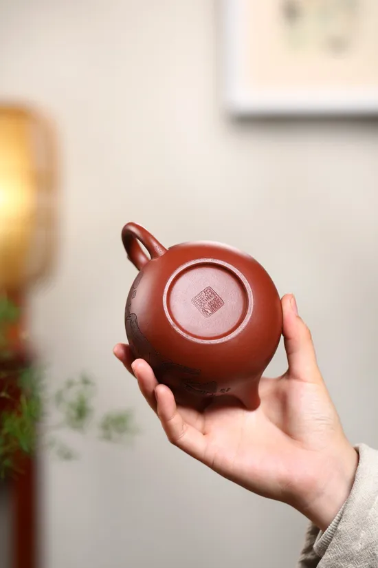 Yixing Zisha Teapot by Yong Shuying | Handcrafted Collectible Artistry 2