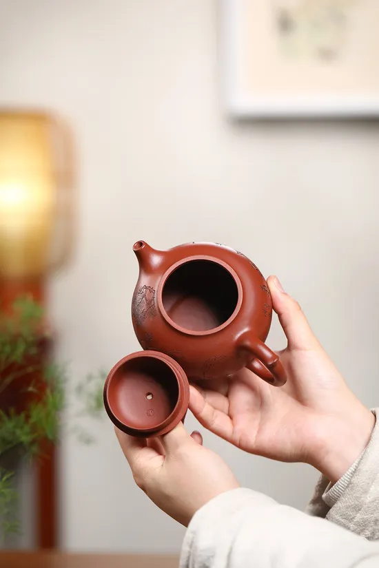 Yixing Zisha Teapot by Yong Shuying | Handcrafted Collectible Artistry 3