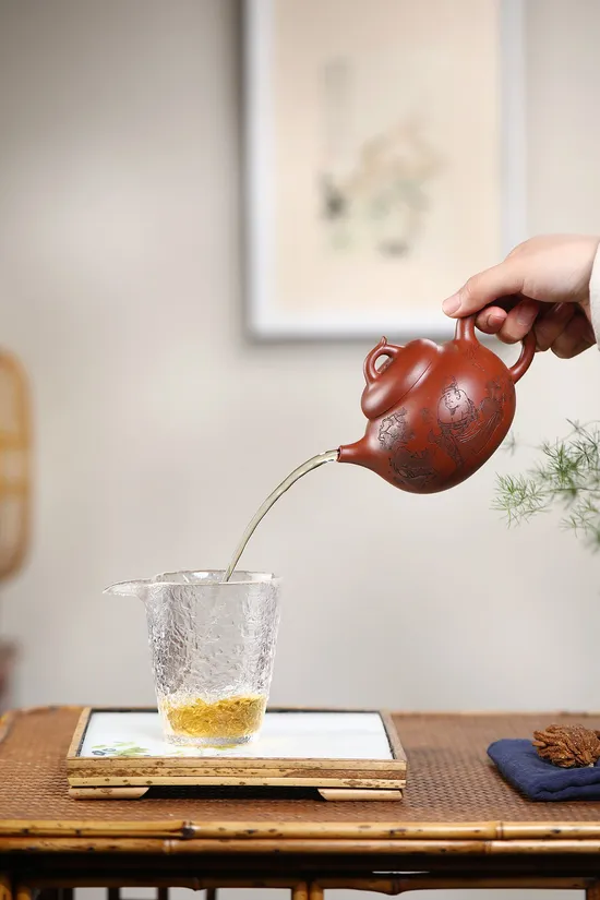 Yixing Zisha Teapot by Yong Shuying | Handcrafted Collectible Artistry 4