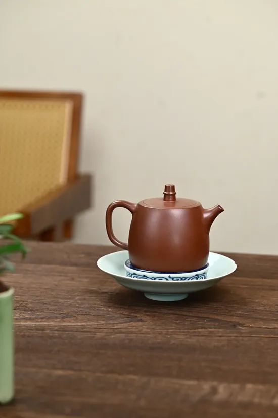 Yixing Zisha Teapot – Artisan Clay, Vintage Craftsmanship & Collectible Design 1