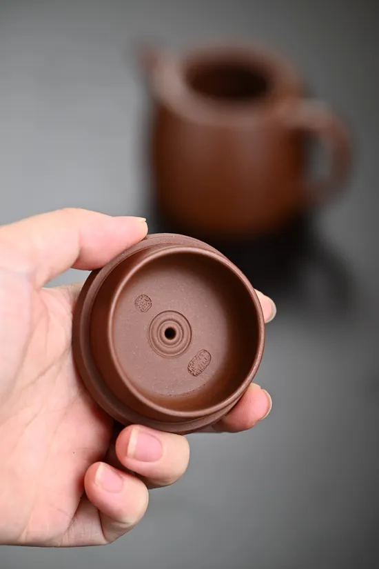 Yixing Zisha Teapot – Artisan Clay, Vintage Craftsmanship & Collectible Design 4
