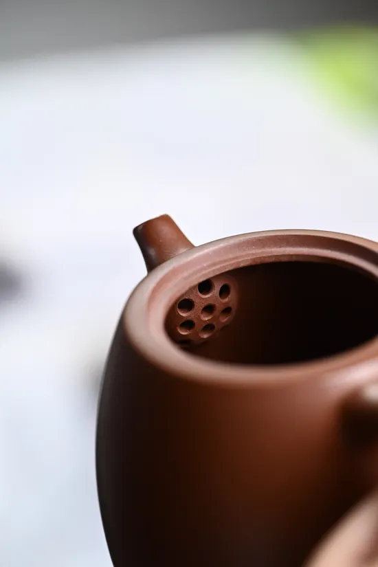 Yixing Zisha Teapot – Artisan Clay, Vintage Craftsmanship & Collectible Design 7