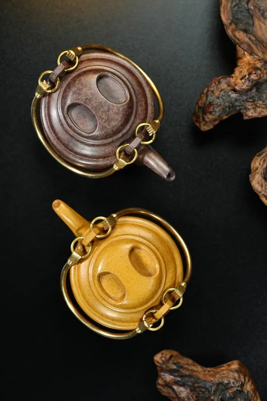 Zisha Teapots: Golden-duan clay | Classic Yangtong | 270cc capacity 5