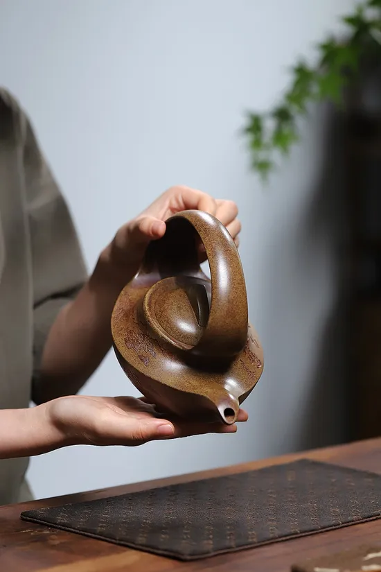 Zisha Teapots: Quhu Tiliang | 1950 CNY 1