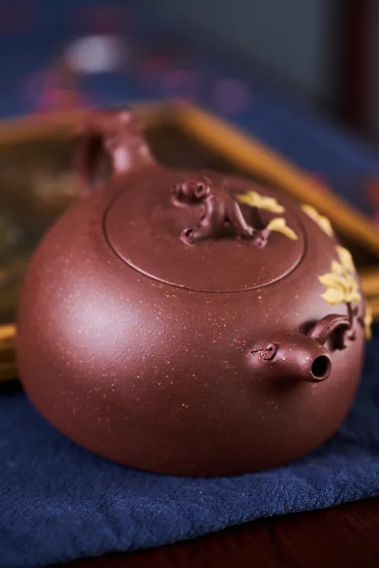 Zisha Teapots: 6000 CNY | Plum Blossoms in Bloom 1