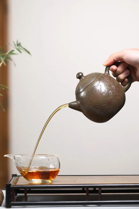 Premium Yixing Zisha Dragon Egg Teapot – Handcrafted Artistry 1