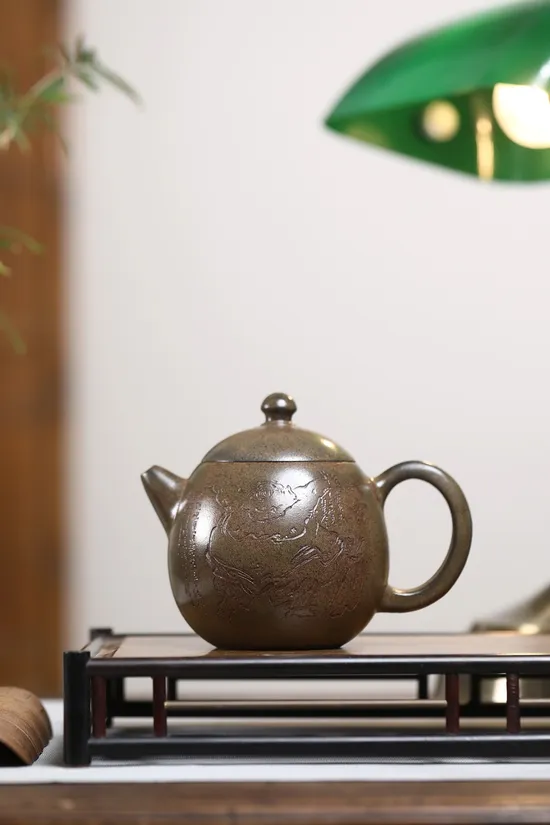 Premium Yixing Zisha Dragon Egg Teapot – Handcrafted Artistry 3