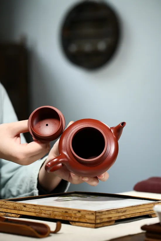 Zisha Teapots: Da Hong Pao clay | Yang Junbao crafted | 2400 CNY 3