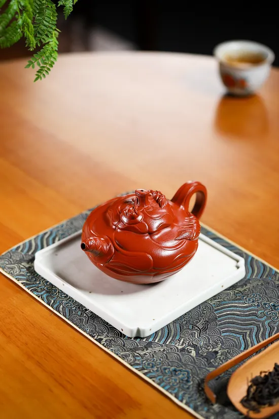 Zisha Teapots: Wind-Swept Hibiscus | Da Hong Pao clay 2