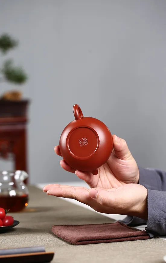 Premium Handcrafted Yixing Clay Teapot - Artisan Ceramic Teaware 2