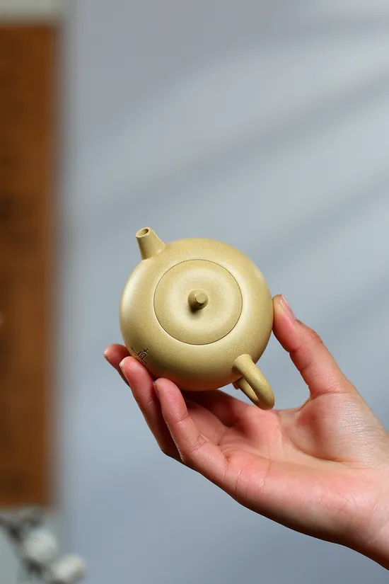 Yixing Clay Teapot Apple Design - Handcrafted Zisha Artistry 3