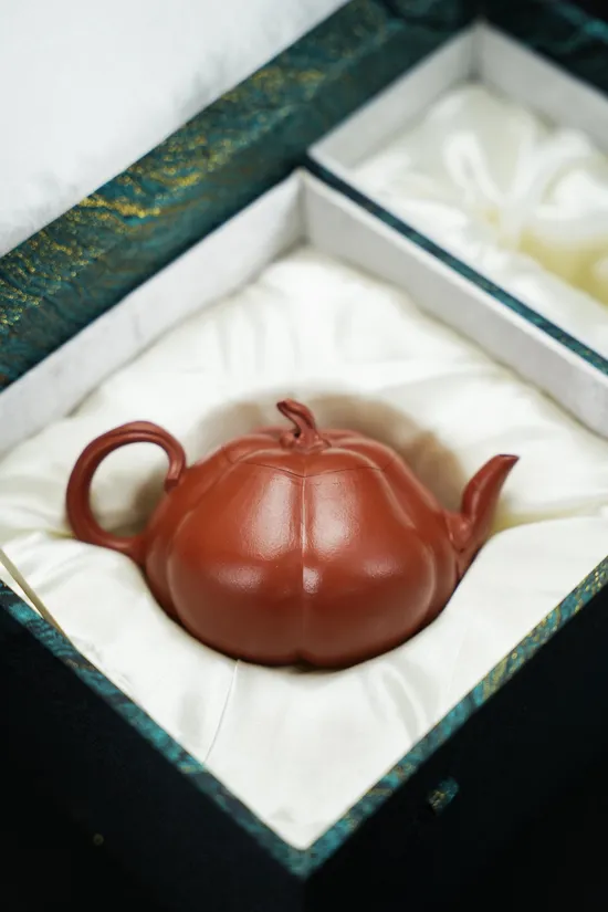 Premium Yixing Zhu Clay Teapot 280cc | Handcrafted Artisan Pottery 6