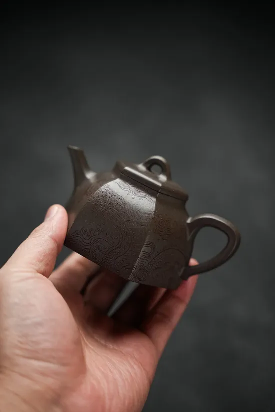 Zisha Teapots: 165cc | 2100 CNY 1