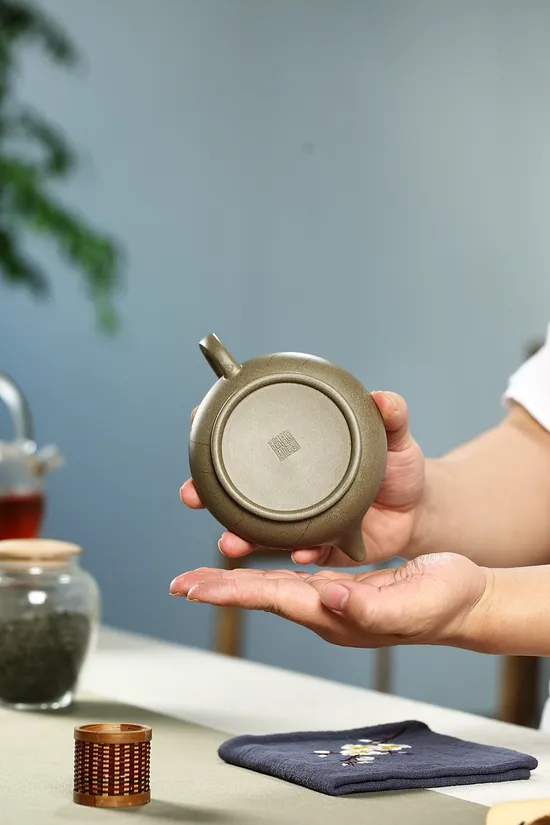 Premium Yixing Clay Teapot | Artisan-Crafted Zisha Pottery 5