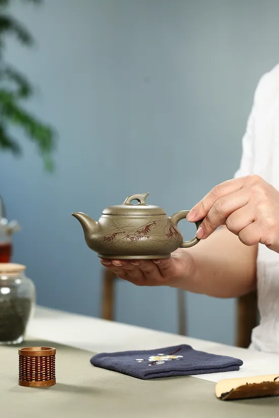 Premium Yixing Clay Teapot | Artisan-Crafted Zisha Pottery 6