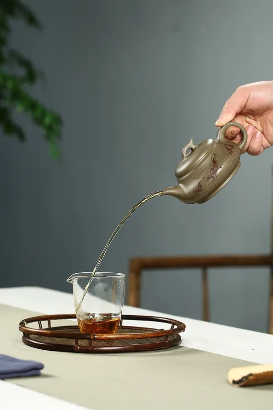 Premium Yixing Clay Teapot | Artisan-Crafted Zisha Pottery 8