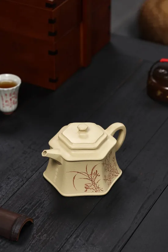 Premium Yixing Zisha Clay Teapot - Authentic Craftsmanship, 450CC 2