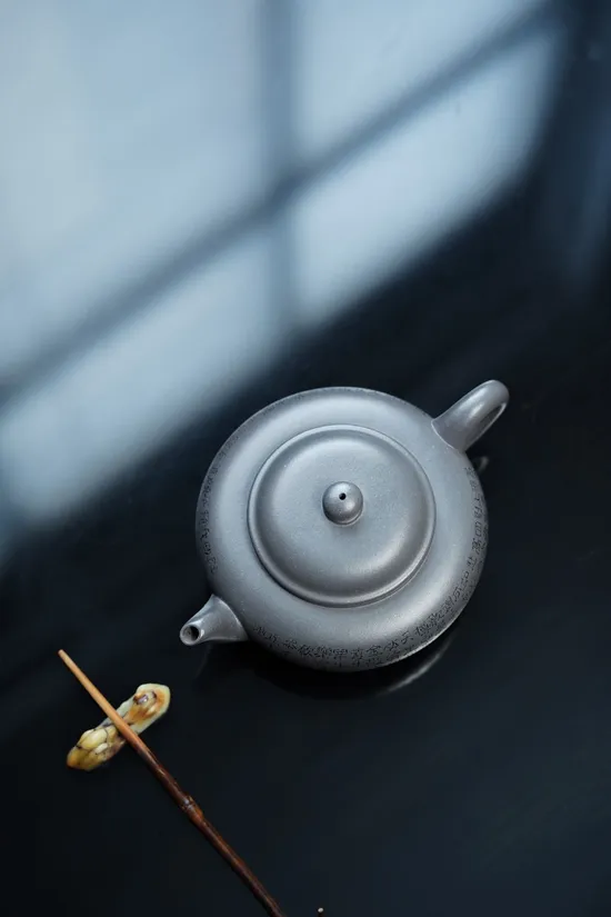 Handmade Yixing Teapot - Jingzhou Bianying, 330cc Clay Pot 6