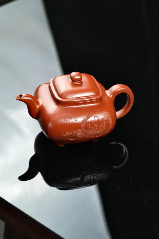 Handmade Yixing Zisha Clay Teapot – Ancient Design, Collector’s Choice 3