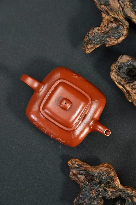 Handmade Yixing Zisha Clay Teapot – Ancient Design, Collector’s Choice 5