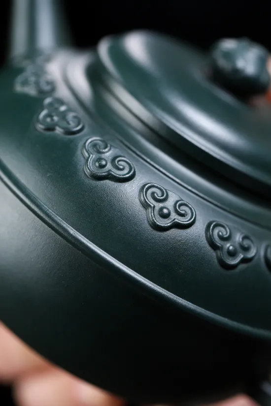 Premium Yixing Zisha Teapot – Artisan Crafted Clay Pot for Tea 7
