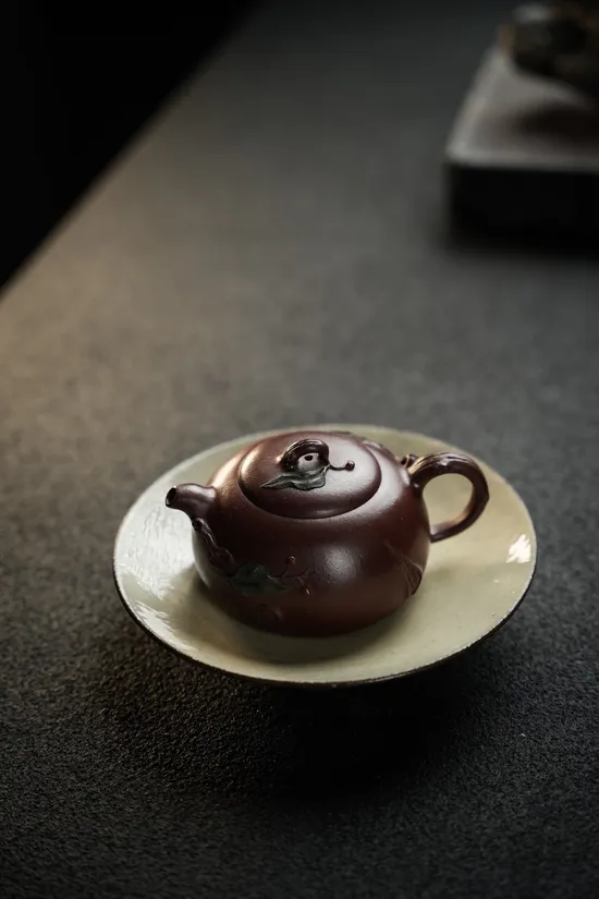 Zisha Teapots: aged purple clay | hand-paste-on flower technique 1