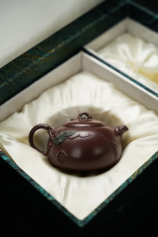 Zisha Teapots: aged purple clay | hand-paste-on flower technique 7