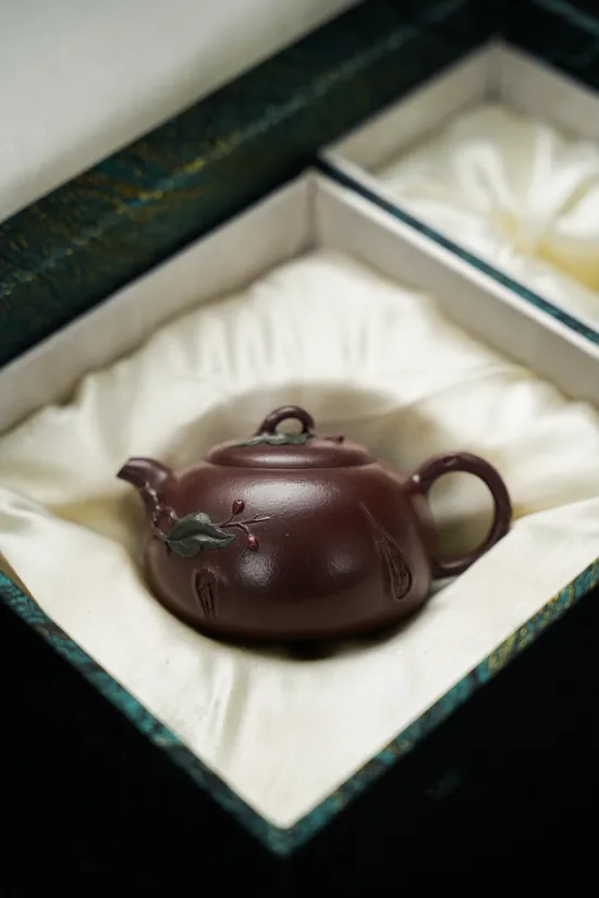 Zisha Teapots: aged purple clay | hand-paste-on flower technique 8