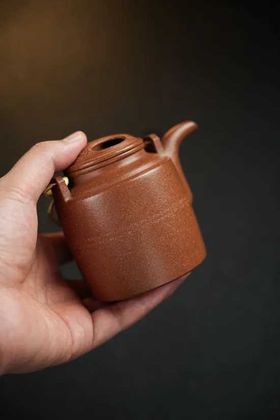 Premium Yixing Zisha Teapot | Authentic Handcrafted Clay Artistry 4