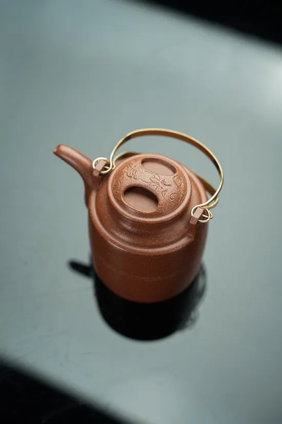 Premium Yixing Zisha Teapot | Authentic Handcrafted Clay Artistry 7