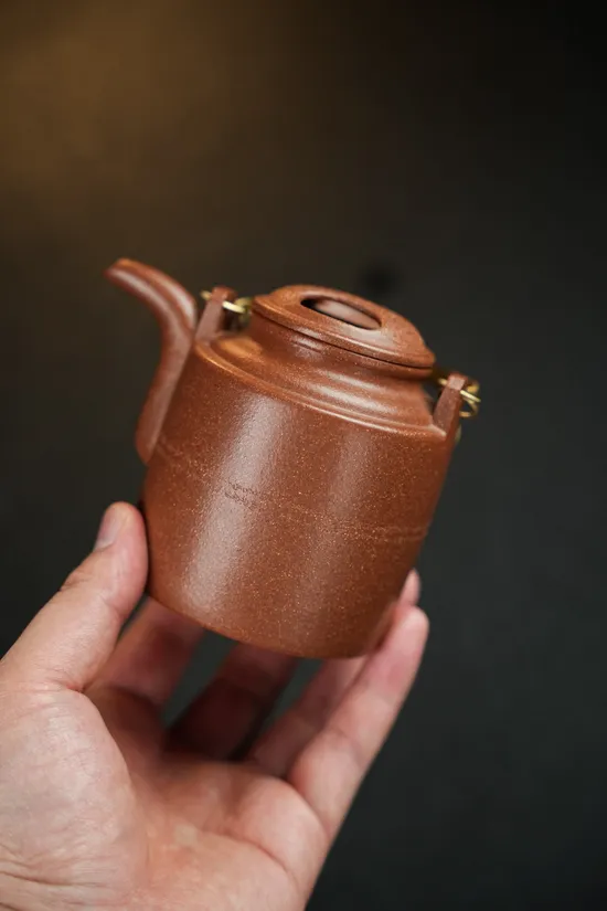 Premium Yixing Zisha Teapot | Authentic Handcrafted Clay Artistry 9