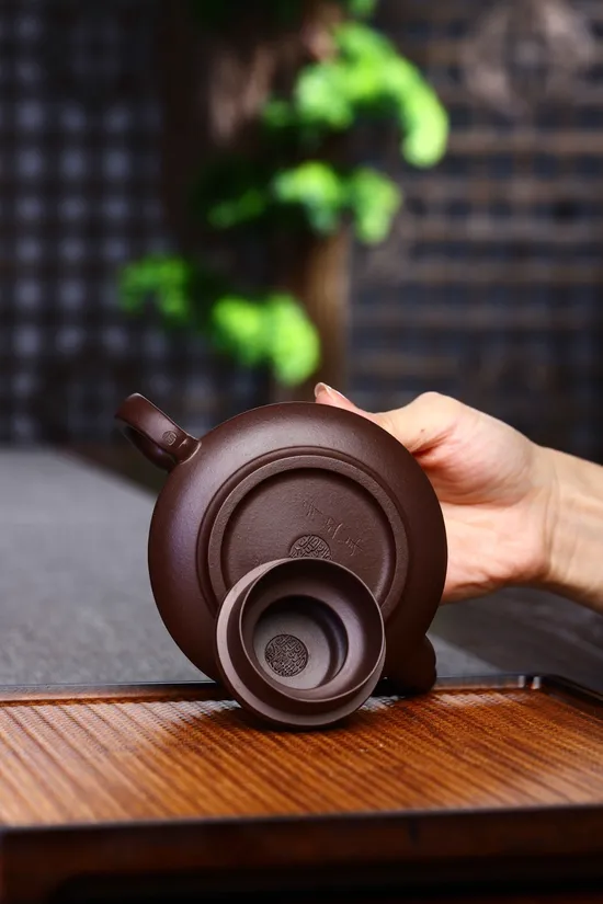 Premium Yixing Zisha Teapot | Handcrafted Collectible Tea Art 1